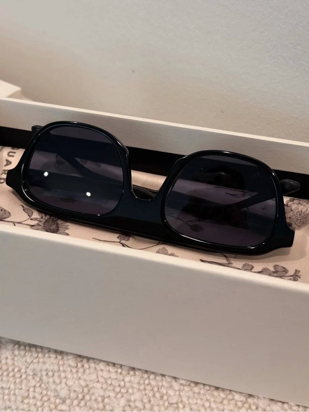 NWT. The Avantguard Zinnia Midnight Gloss/Matte Sunglasses